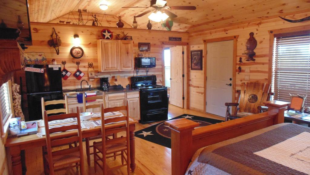 Texas T Bed And Breakfast Llano Экстерьер фото