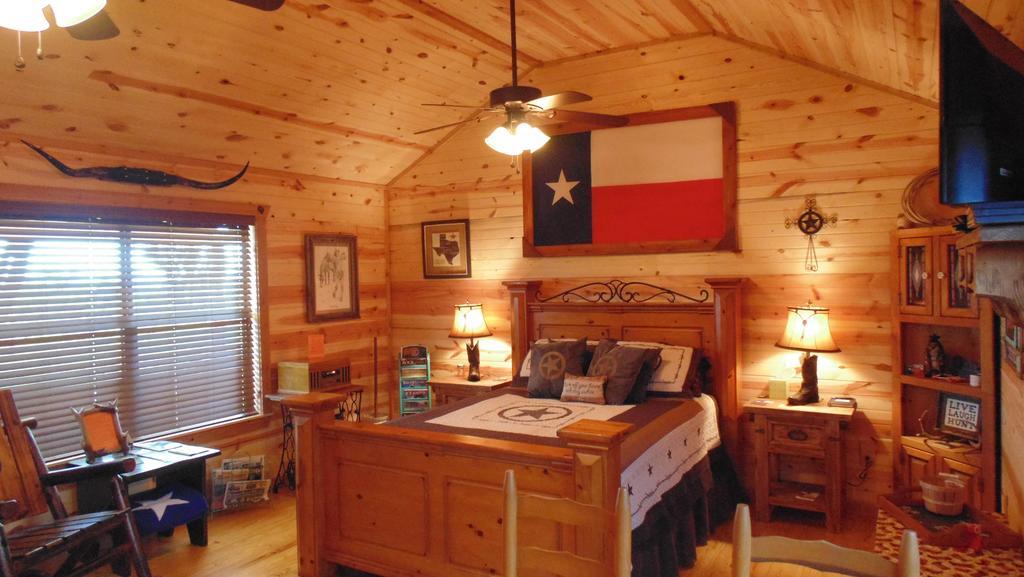 Texas T Bed And Breakfast Llano Экстерьер фото