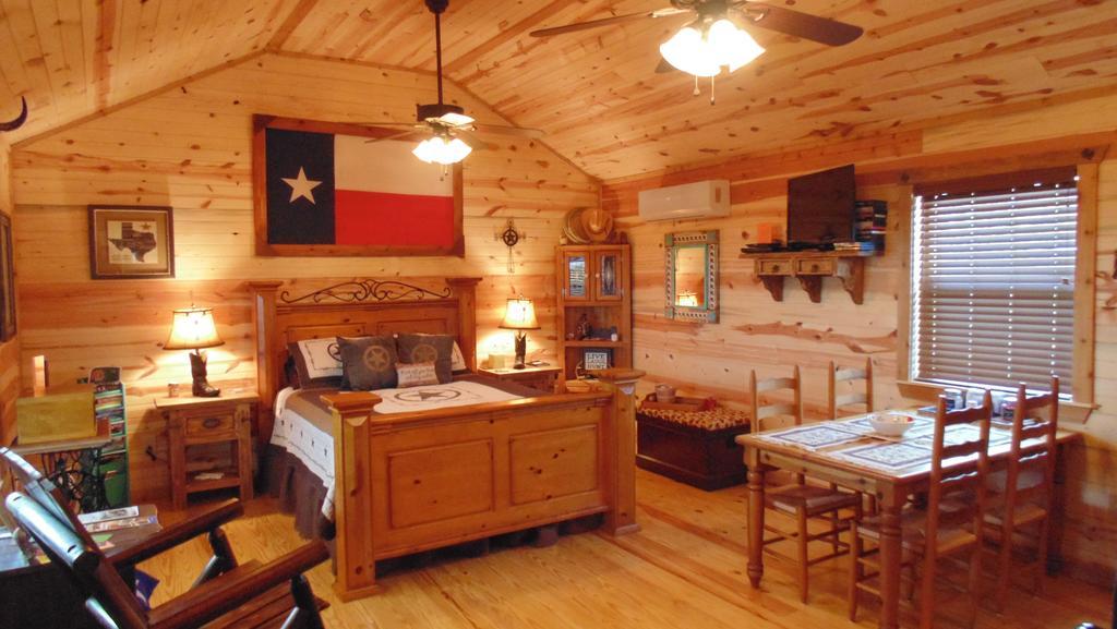 Texas T Bed And Breakfast Llano Экстерьер фото